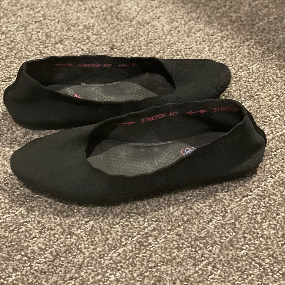 Black Skechers flats
